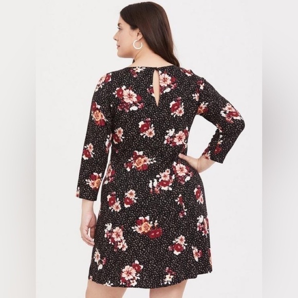 Torrid Black Floral Challis Shift Dress 1X - Picture 6 of 11